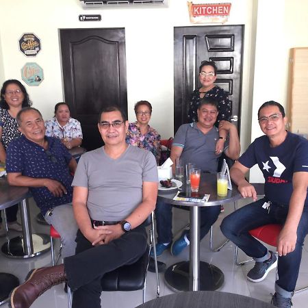 Hollywood Suites General Santos City Kültér fotó